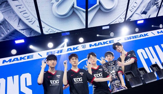 精彩绝伦的 精彩绝伦的